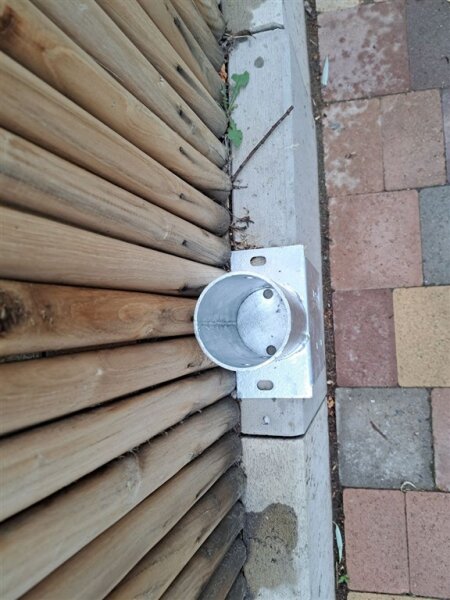 Loggyland Pfostenschuh Für Rundbalken – Galvanisierter Stahl, Für Holz-Durchmesser 14-16 Cm, Länge 90 Cm